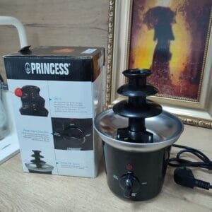 Шоколадов фонтан Princess – 32W, 0.4L, черен, за ефектни десерти