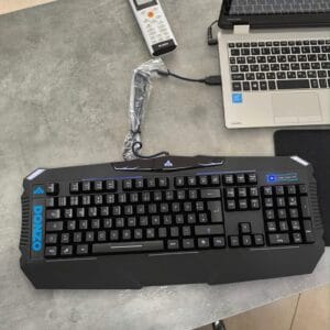 Геймърска клавиатура DONZO SI-863 с RGB подсветка и 12 мултимедийни клавиша