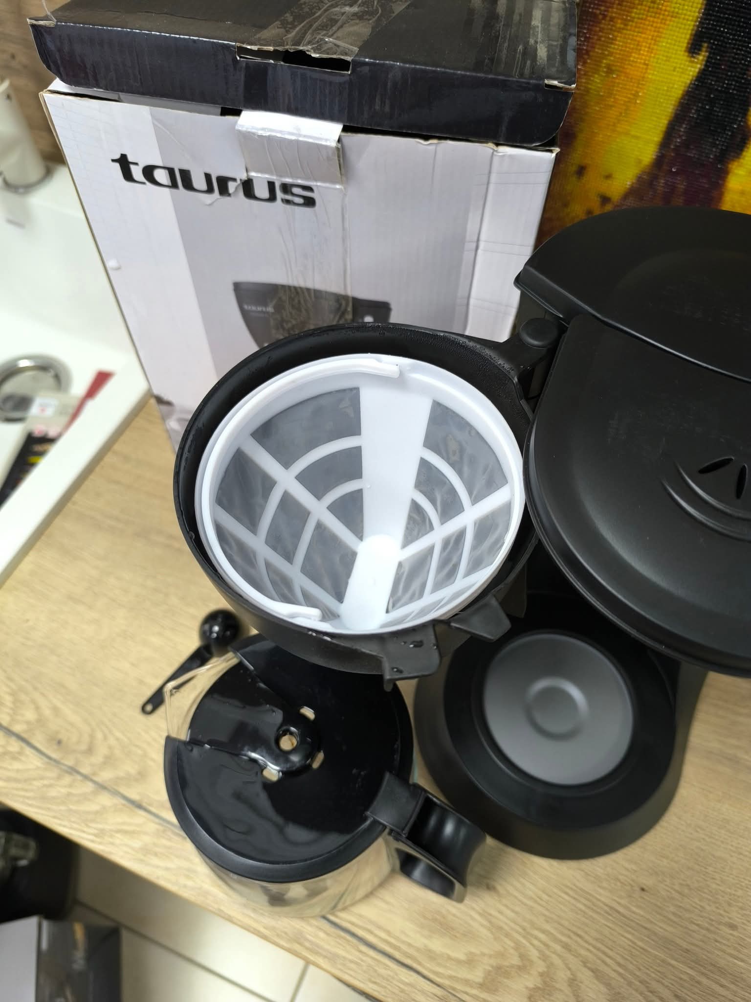 Филтърна кафемашина Taurus Verona 6 – 600W, 600 мл, стъклена кана, без BPA - Image 2