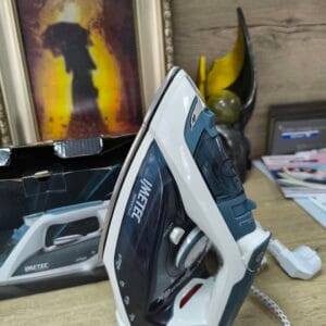 Парна ютия Imetec ZeroCalc Z1 2500 – 2200W, 120 г/мин парен удар, неръждаема плоча