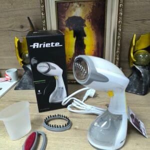 Вертикална парна ютия Ariete Stiratrice – 1200W, готова за 30 сек, гладене и дезинфекция