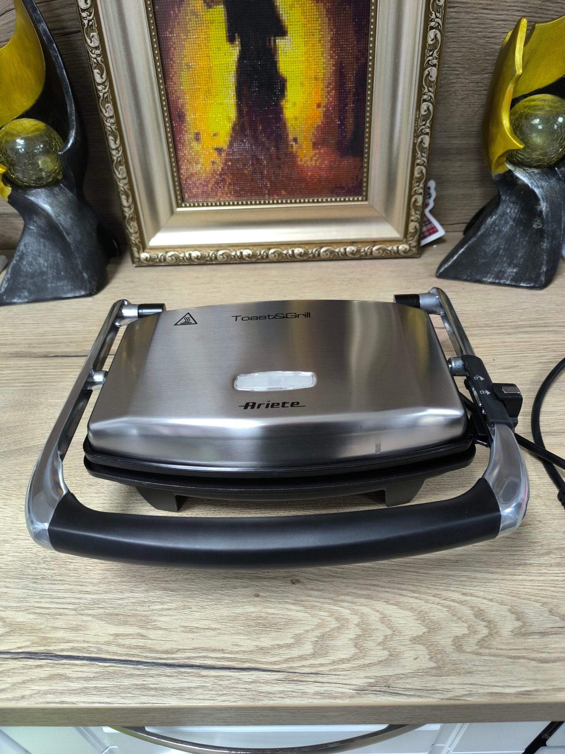 Грил тостер Ariete 1911 Toast & Grill Slim – компактен уред 1000W с незалепващи плочи