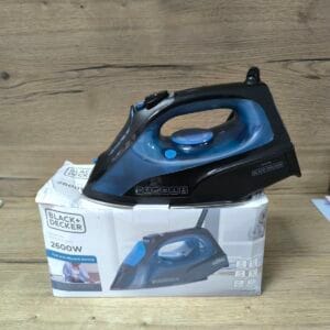 Ютия Black+Decker BXIR2605E – 2600W, 40 г/мин пара, резервоар 430 мл, неръждаема стомана