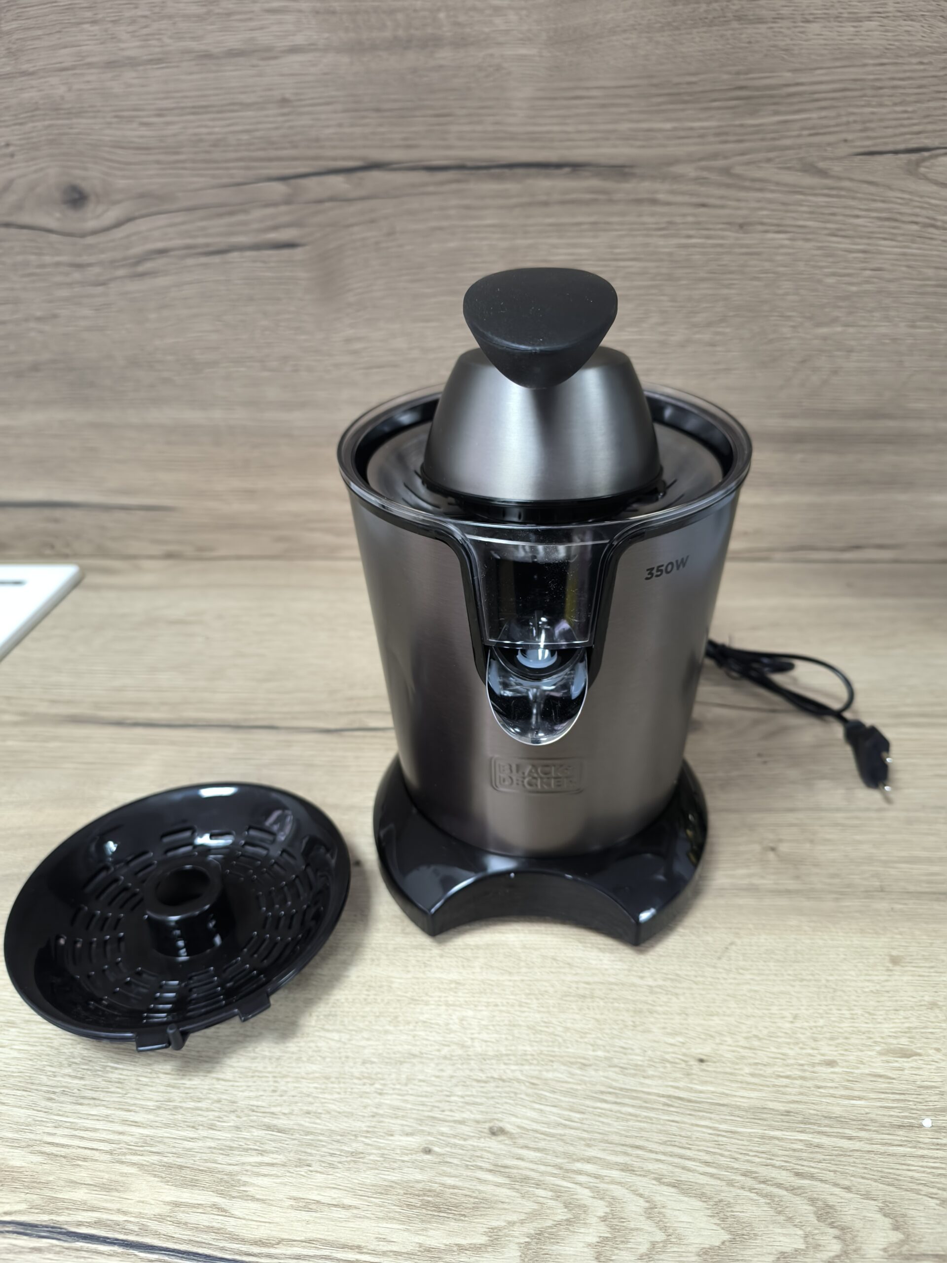 Сокоизстисквачка Black & Decker 350W – нова с транспортна забележка, уред за пресни сокове - Image 5