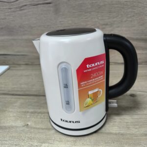 Електрическа кана Taurus Vintage Compact Cream 2400W – ретро дизайн, нова