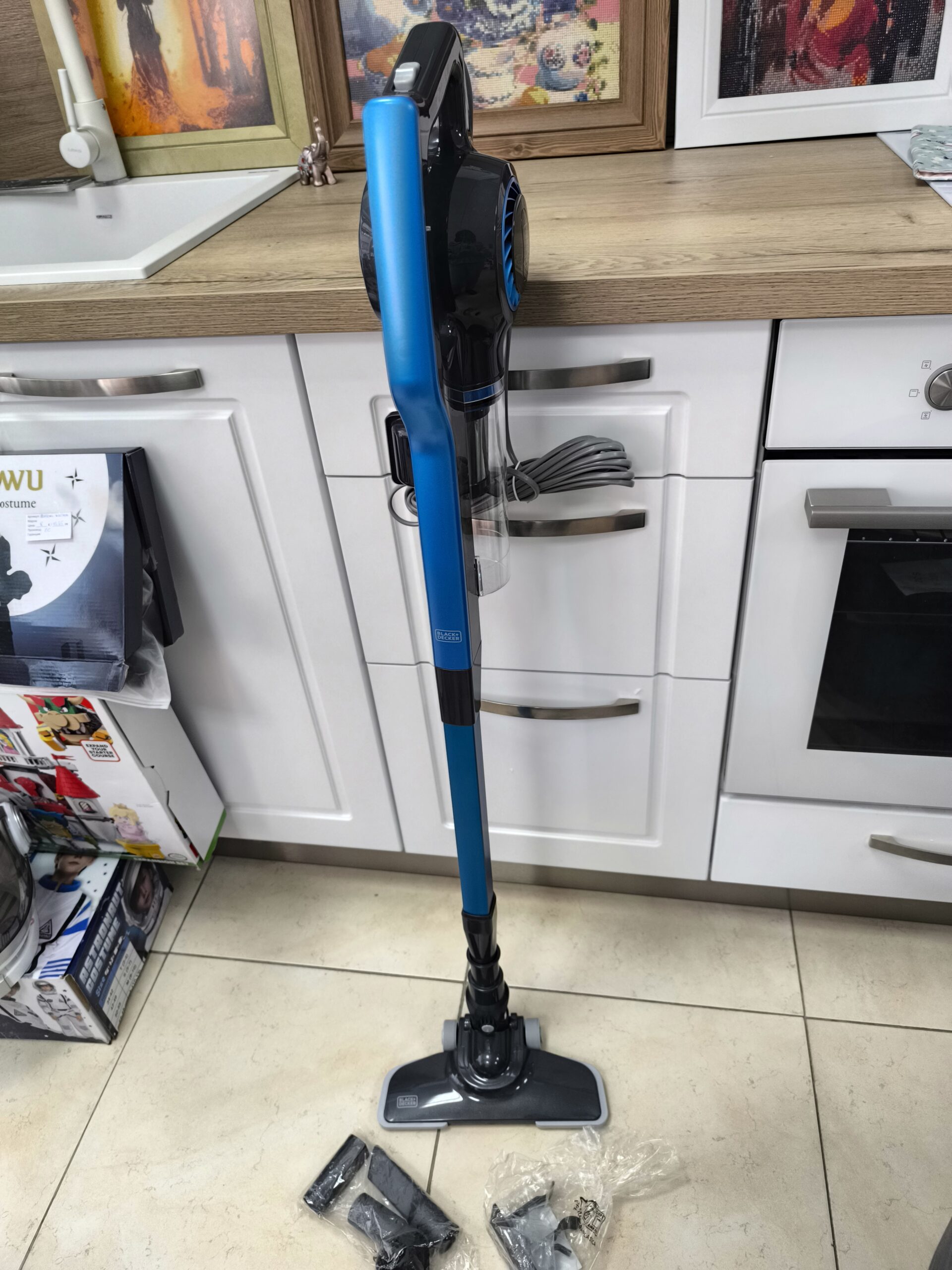 Вертикална прахосмукачка Black+Decker BXVMS600E 600W 2 в 1 - Image 2