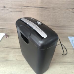 Професионален шредер за документи Genie 240S 10L